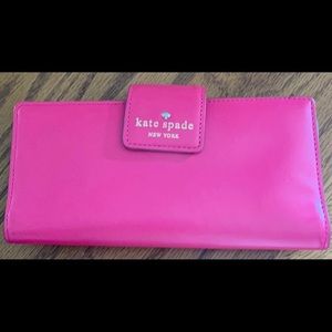 Kate Spade Wallet 🌸🌸🌸🌸